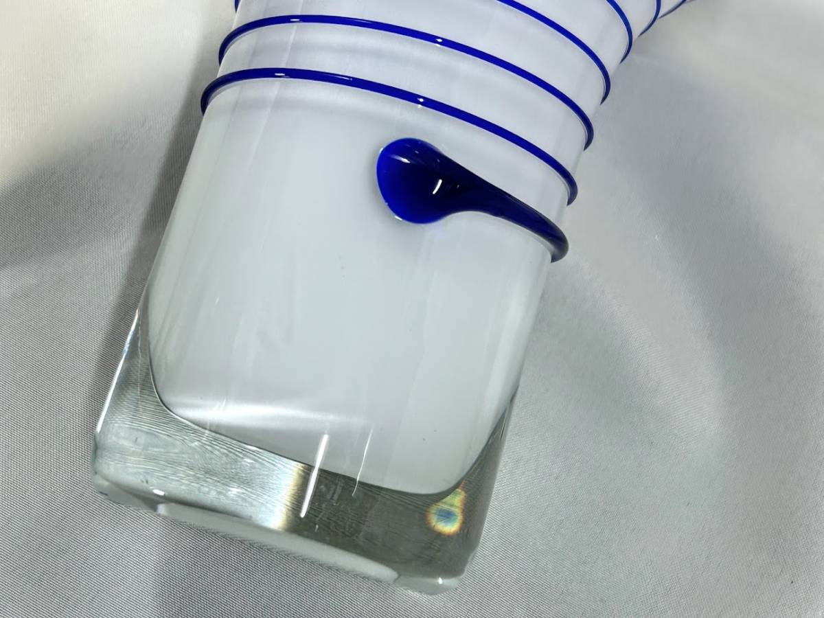 Vintage ハンドメイド 吹きガラス 乳白色&ブルーblue Spiral vase/スパイラル 花瓶 オブジェ/置物 アートガラス used コレクション 保管品_画像6