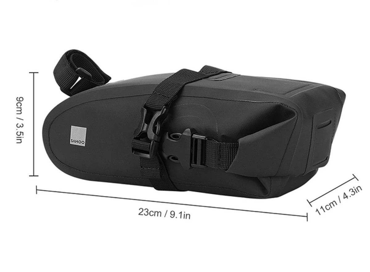 未使用品　サドルバッグ　容量：1L　防水　反射ロゴ　ブラック