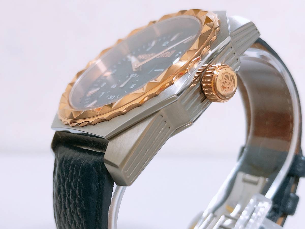 Roberto Cavalli ロベルトカヴァリ by FRANK MULLER フランクミュラー クォーツ デイト メンズ腕時計　ネイビー&ゴールド_画像4