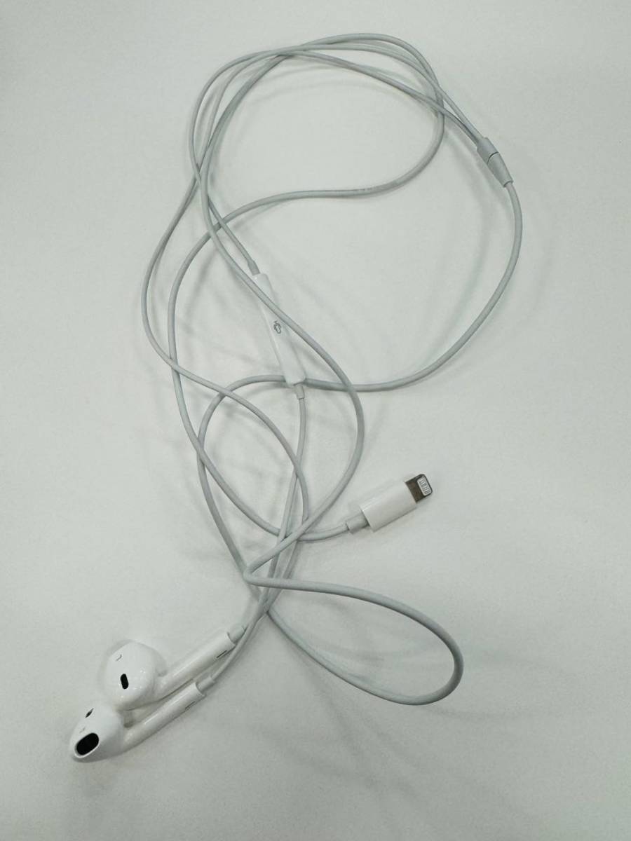 Apple EarPods Lightning Connect ライトニングいイヤフォン 純正　中古_画像1