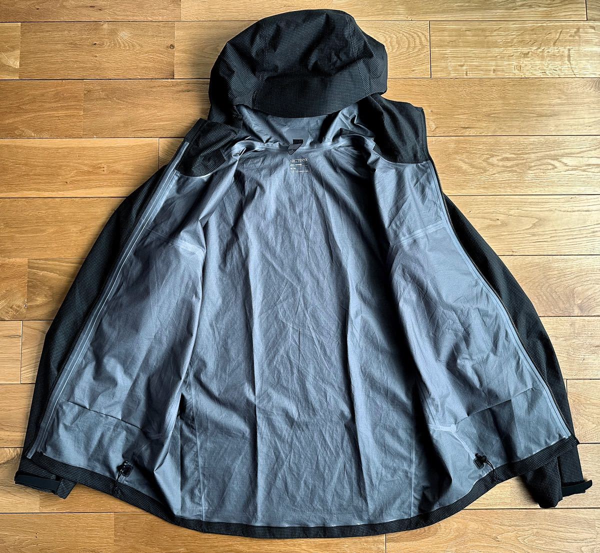 最高の LT Beta 国内正規】ARC'TERYX 【極美品 Jacket ブラック GORE