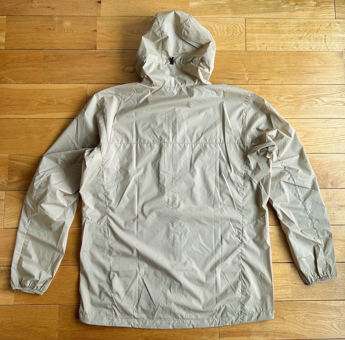 【希少XL 2023 AWモデル 国内正規 新品】ARC'TERYX Squamish Hoody Men's Smoke Bluff アークテリクス　スコーミッシュ フーディ ベージュ_画像3