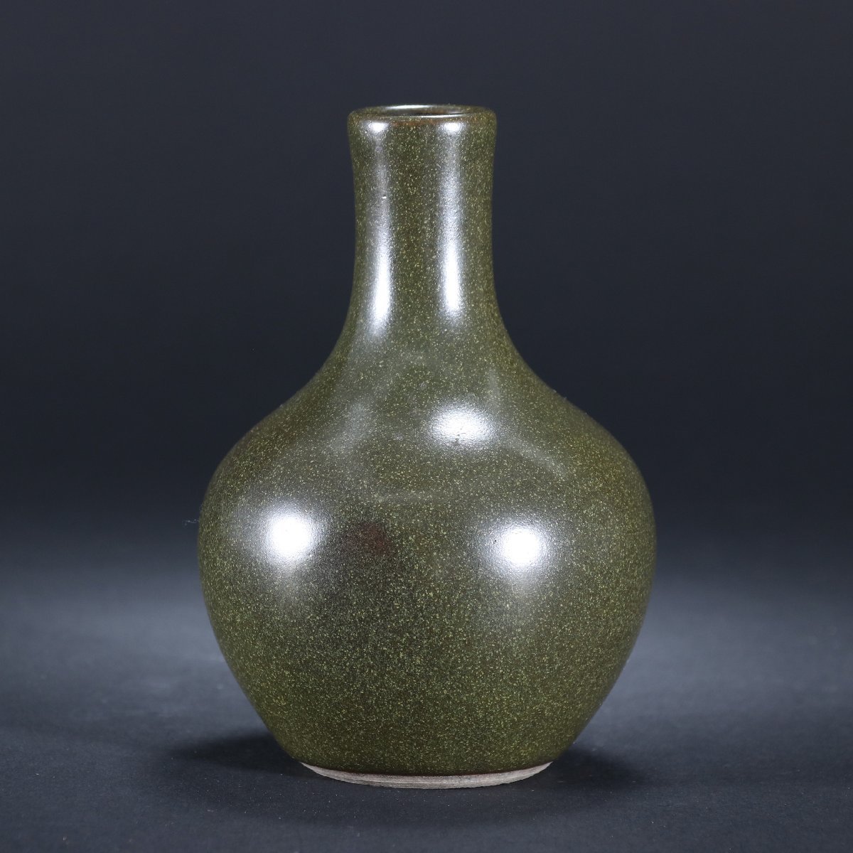 清時代 陶磁器 乾隆年製 茶葉末釉 そば釉 黄釉 花瓶 飾り壺 中国美術 