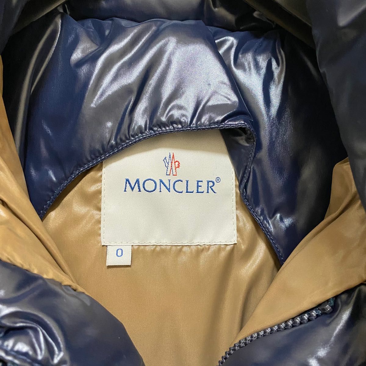 MONCLER モンクレール ダウンジャケット ダウン　フード付き ネイビー メンズ レディース　0 