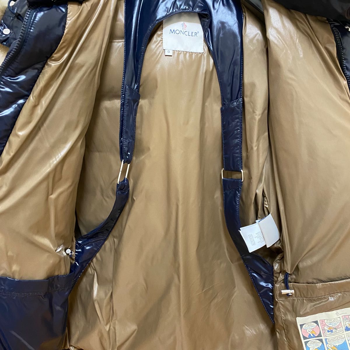 希少 MONCLER モンクレール ダウンジャケット ダウン フード付き 希少 MONCLER モンクレール ダウンジャケット ダウン フード付き