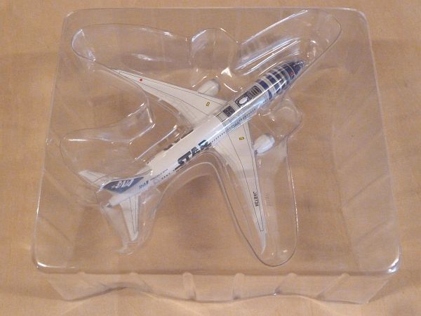 Star Wars R2-D2 ANA Jetモデル1:400スケールイメージ旅客機 模型 全日空 飛行機　Boeing 787 1/400スターウォーズ ディズニー 箱なし_画像2