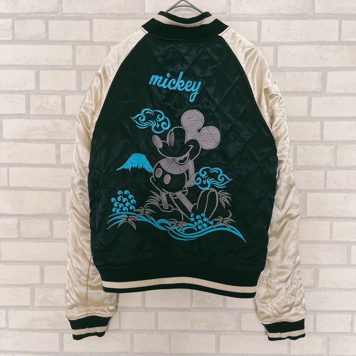 Disney ミッキーリバーシブル スカジャン 刺繍 スーベニア Disney ミッキーリバーシブル スカジャン 刺繍 スーベニア