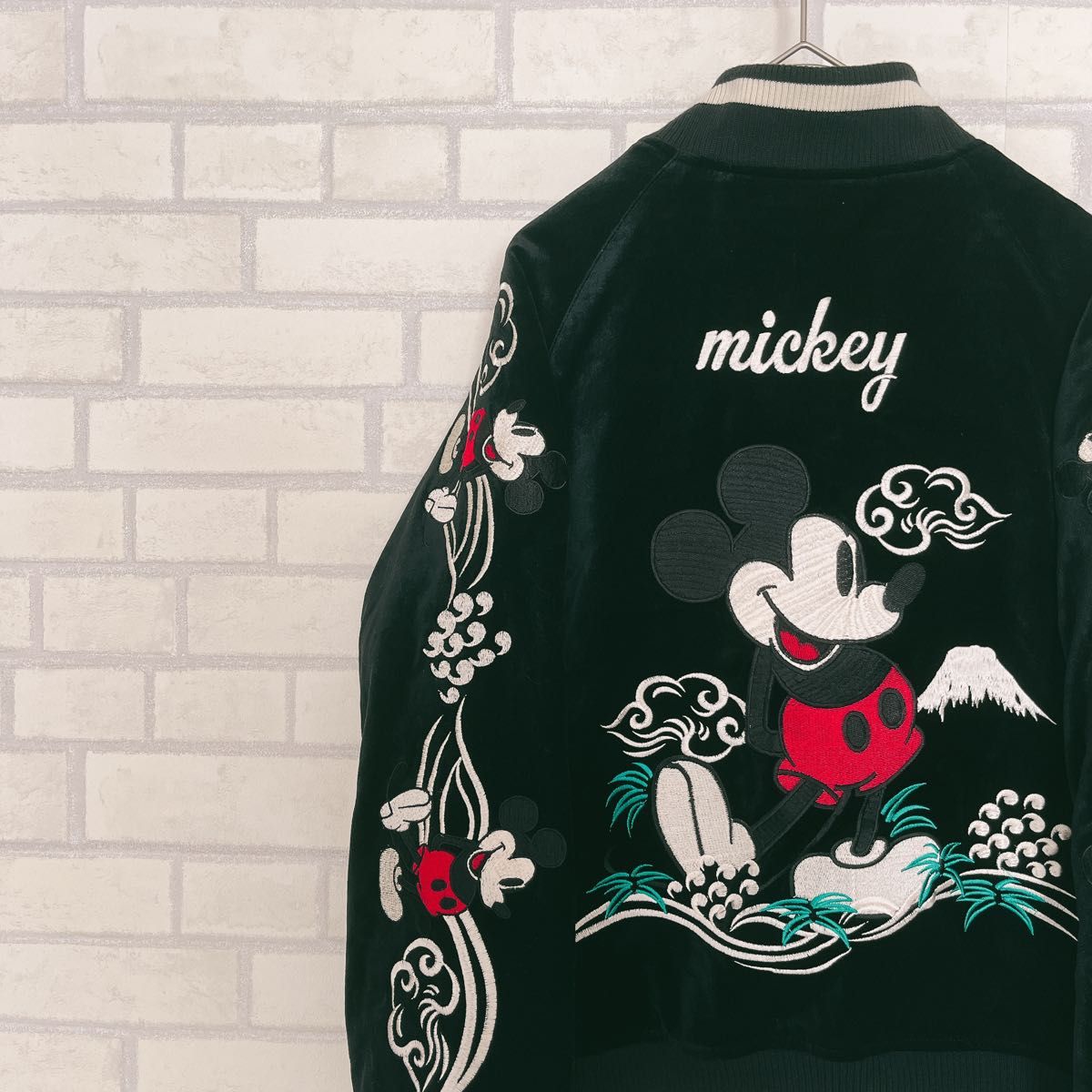 Disney ミッキーリバーシブル スカジャン 刺繍 スーベニア Disney ミッキーリバーシブル スカジャン 刺繍 スーベニア