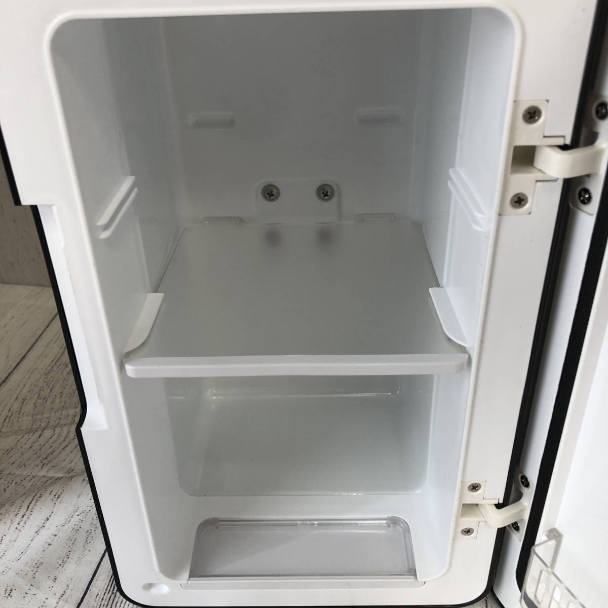 【通電確認済】AstroAI 冷蔵庫 小型 6L ミニ冷蔵庫 小型冷蔵庫 保温 冷温庫/Y12113-T1_画像7