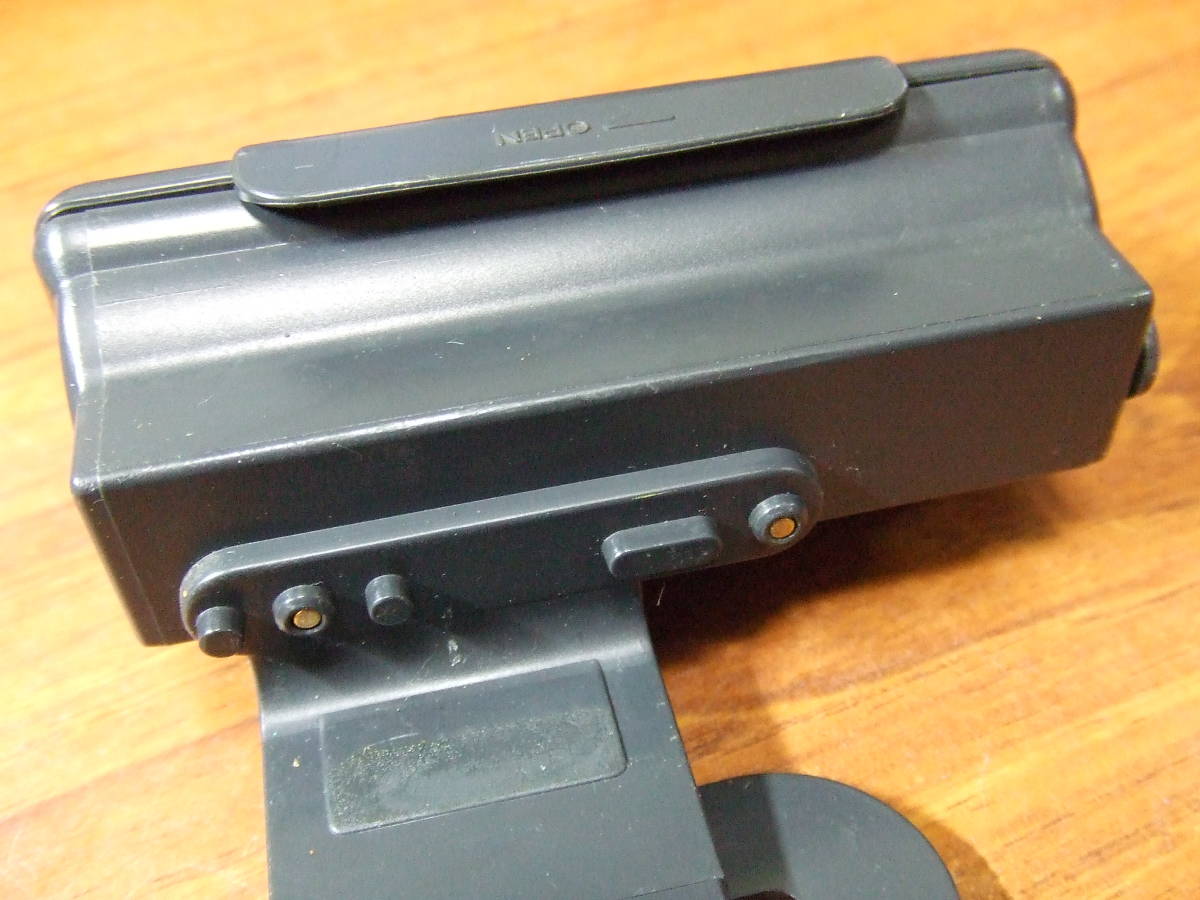 f109　SONYソニー カセットウォークマン用乾電池用バッテリーケースのみ WM-SX77用 スポーツモデル 中古　現状品_画像2
