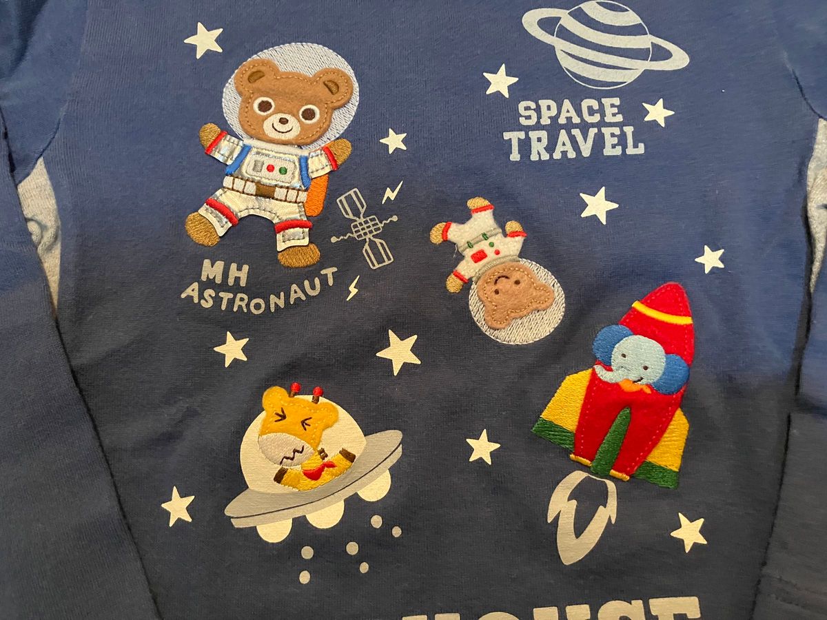 ミキハウス 人気宇宙柄 プッチー 長袖Tシャツ ロンT 100サイズ ミキハウス 人気宇宙柄 プッチー 長袖Tシャツ ロンT 100サイズ