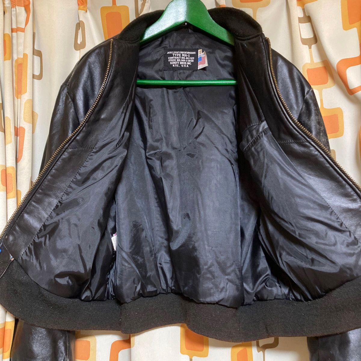Schott MA-1 レザータイプ 黒 サイズ48 USA製 傷あり|Yahoo Schott MA-1 レザータイプ 黒 サイズ48 USA製 傷あり|Yahoo