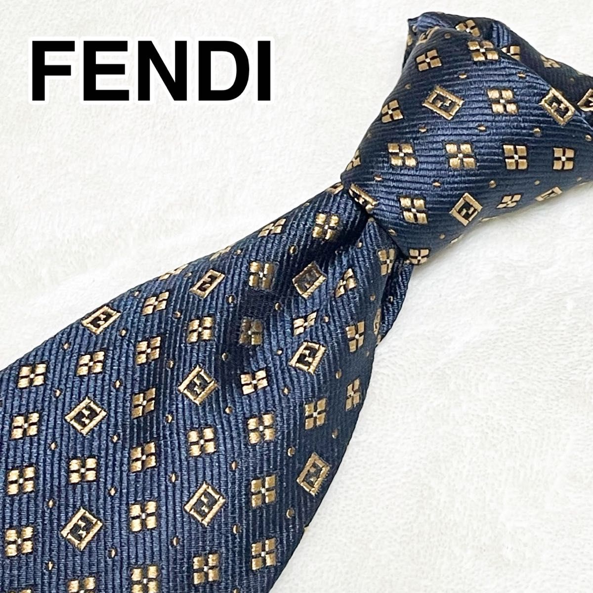 極美品 FENDI フェンディ ネクタイ ズッカ 小紋 ネイビー 極美品 FENDI フェンディ ネクタイ ズッカ 小紋 ネイビー