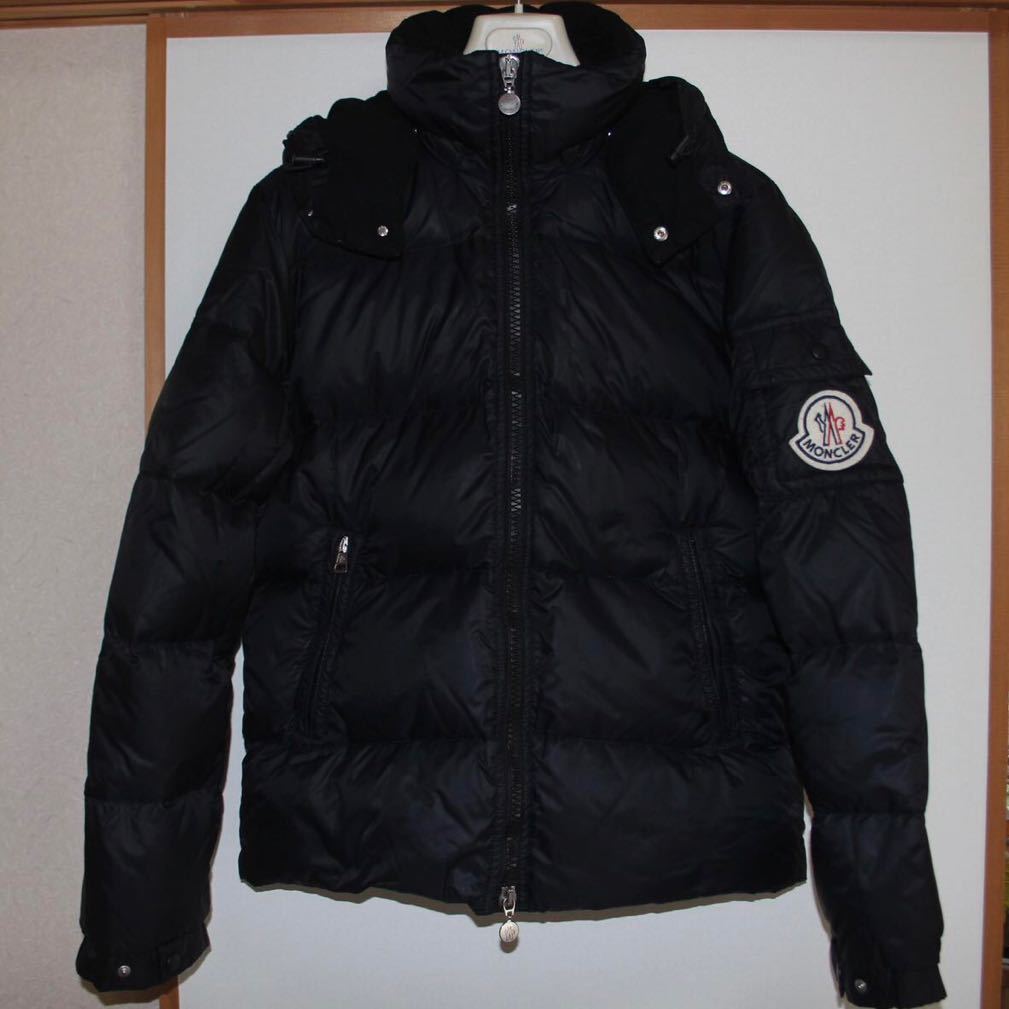 即決送込 超希少★BEAMS別注 モンクレール MONCLER ダウンジャケット 肉厚生地 ヒマラヤ デカロゴ ロゴワッペンモンクレ 黒T1_画像1