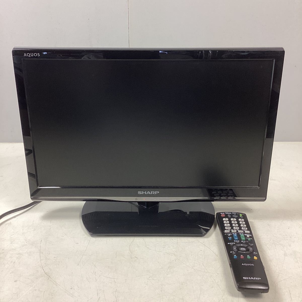 oo462 SHARP AQUOS LC-19K90 液晶 カラー テレビ 19インチ 2013年製 リモコン付き 小型 動作確認済 中古 _画像1