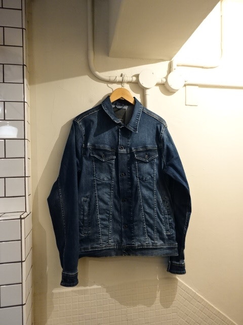 新しいエルメス DENHAM ストレッチ デニム ジャケット 新品同様 サイズL Lサイズ 新しいエルメス DENHAM ストレッチ デニム ジャケット 新品同様 サイズL Lサイズ