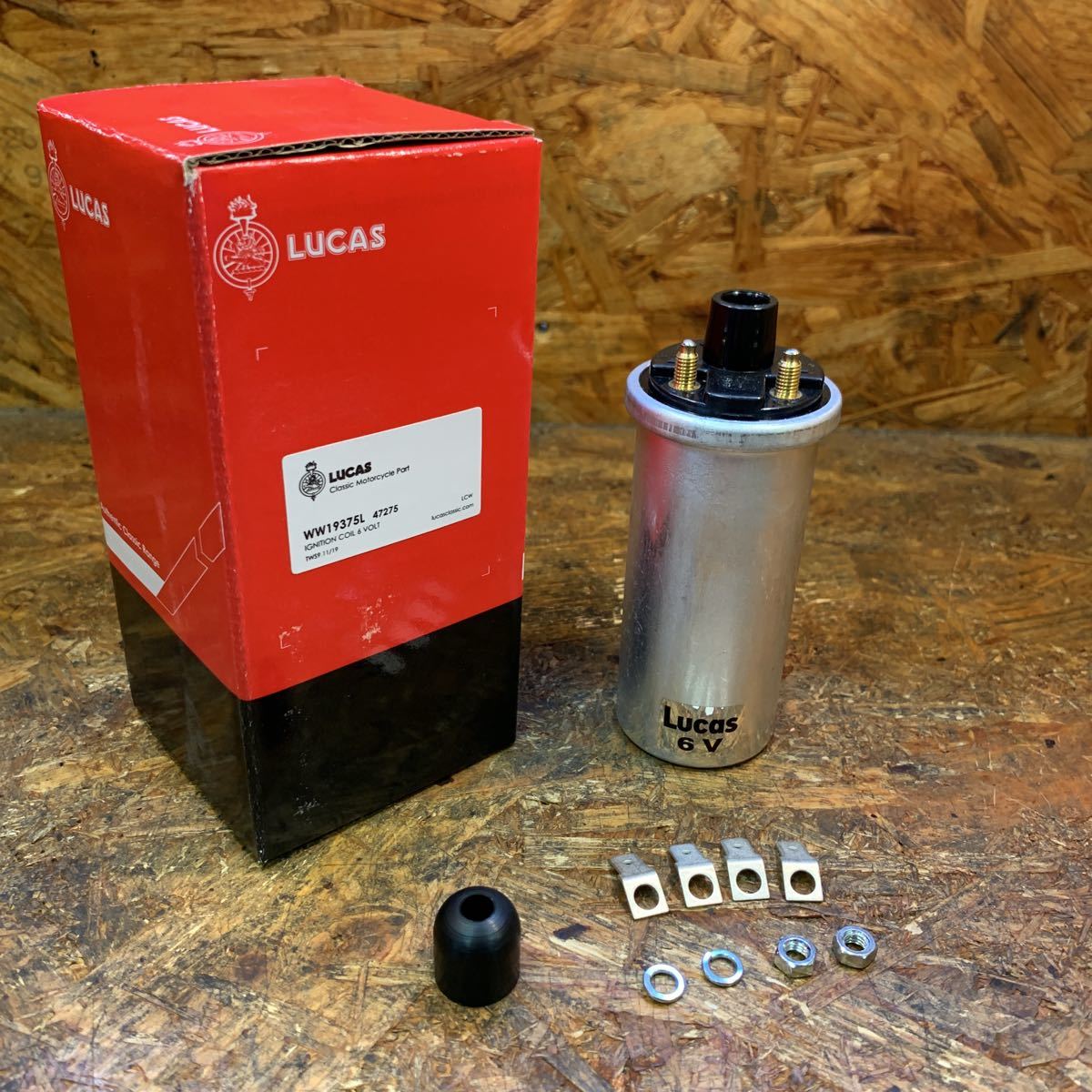  Lucas original ignition coil 6 bolt Triumph TR6 T120 T100 6T ignition (WW19375L)