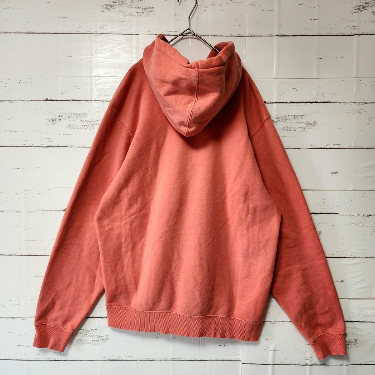 希少》STUSSY ステューシー パーカー ピンク 刺繍ロゴ センター 希少》STUSSY ステューシー パーカー ピンク 刺繍ロゴ センター