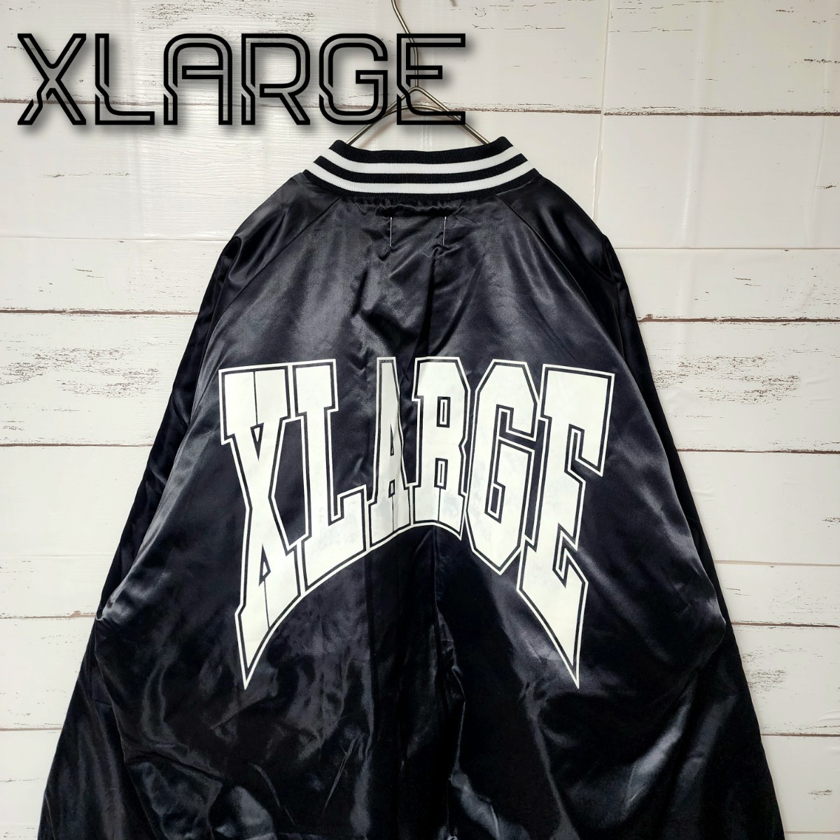 大人気》XLARGE エクストララージ スタジャン バックロゴ ブラック