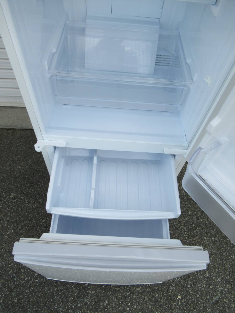 シャープ冷凍冷蔵庫SJ-17E7-KW 　２０２０年　美品　１６７L 　兵庫県加古川市より１００Km以内の方は送料無料です。_画像3