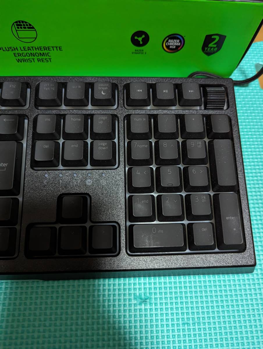 【送料込】Razer レイザー ORNATA V2 ゲーミングキーボード MECHA-MEMBRANE GAMING KEYBOARD 日本語キー配置 RZ03-03381500-R3J1_画像6