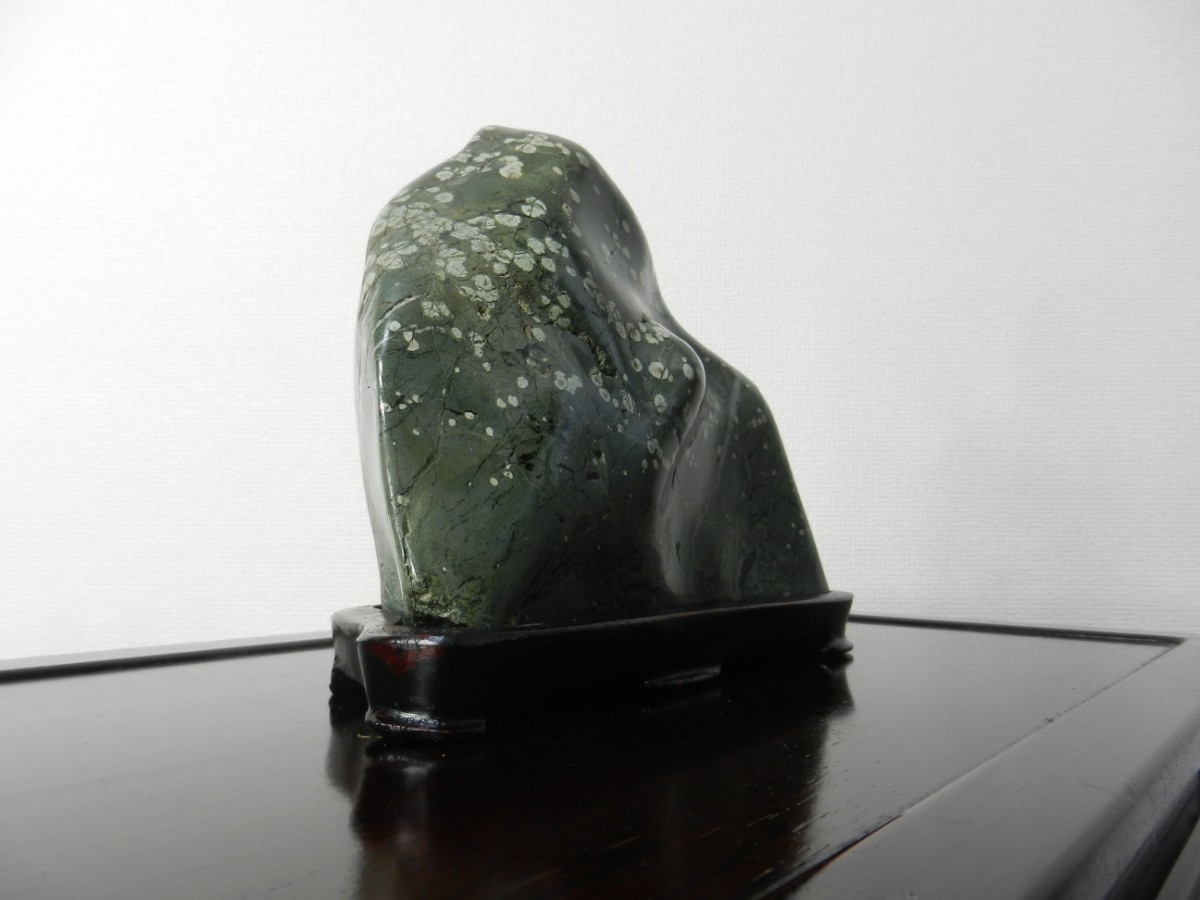  green stone suiseki st chrysanthemum stone tray stone bonsai tray . Yamagata appreciation stone natural stone 