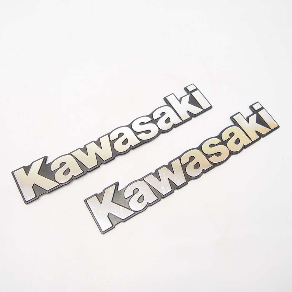 割れ無! Kawasaki 汎用 純正 エンブレム 2枚 タンクエンブレム カワサキ_画像1