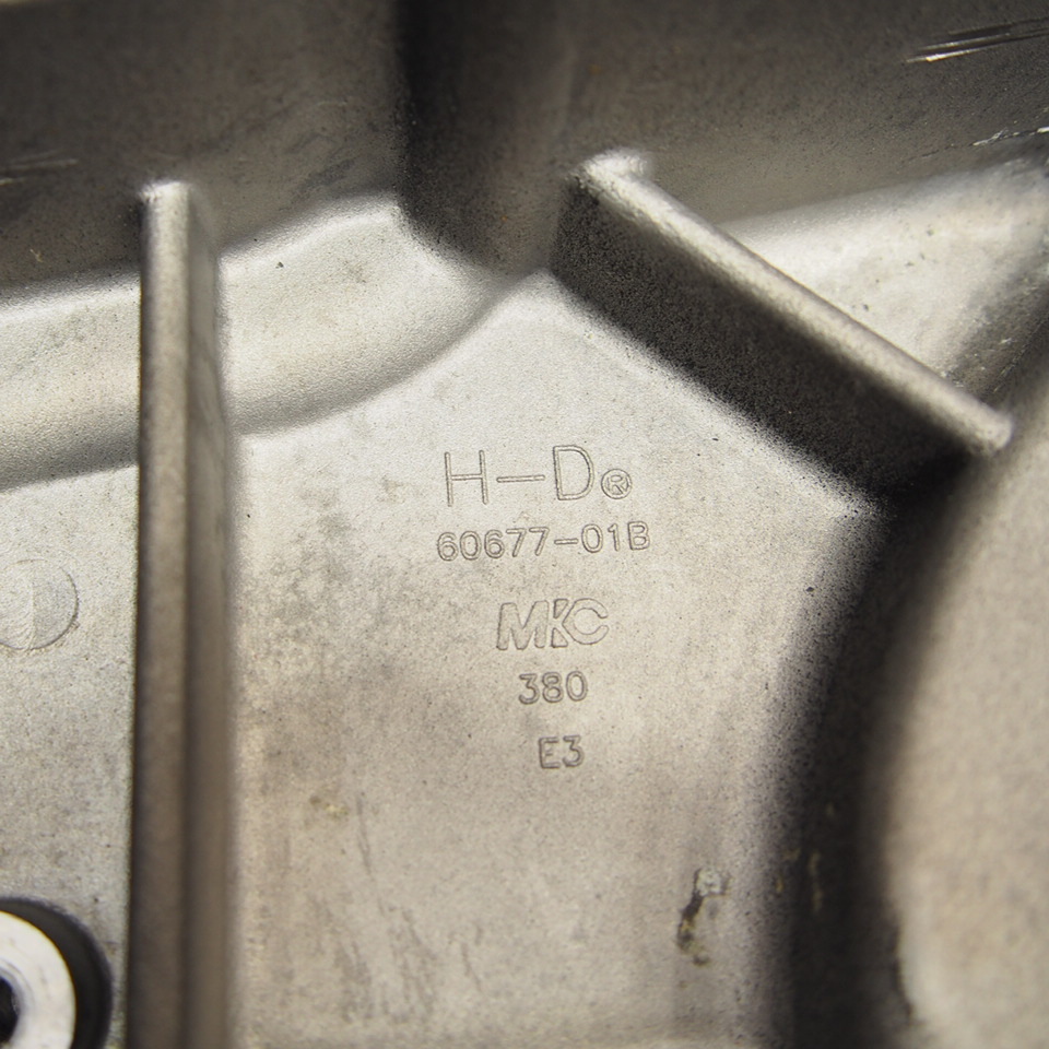  трещина  нет  !  Harley  FLHTC  оригинальный   внутренняя часть ... крышка   двигатель  крышка   TOURING  60677-01B