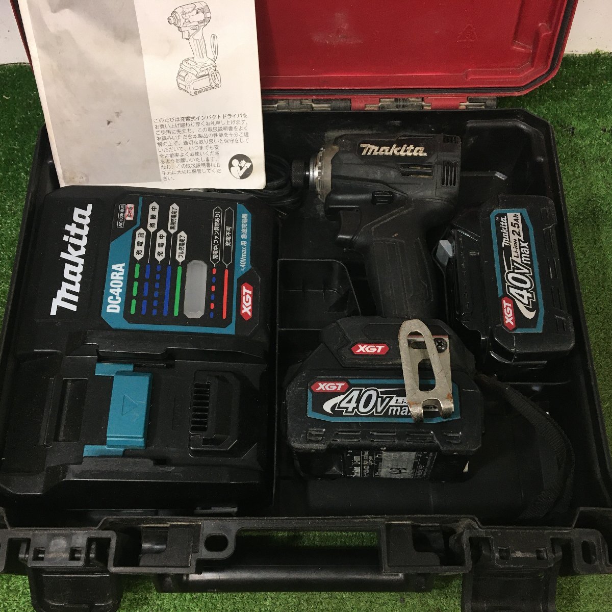 【中古品】makita 40Vmax 充電式インパクトドライバ TD001GRDXB 充電回数35、43回 ITTUS9Q1Q9ZWの画像2