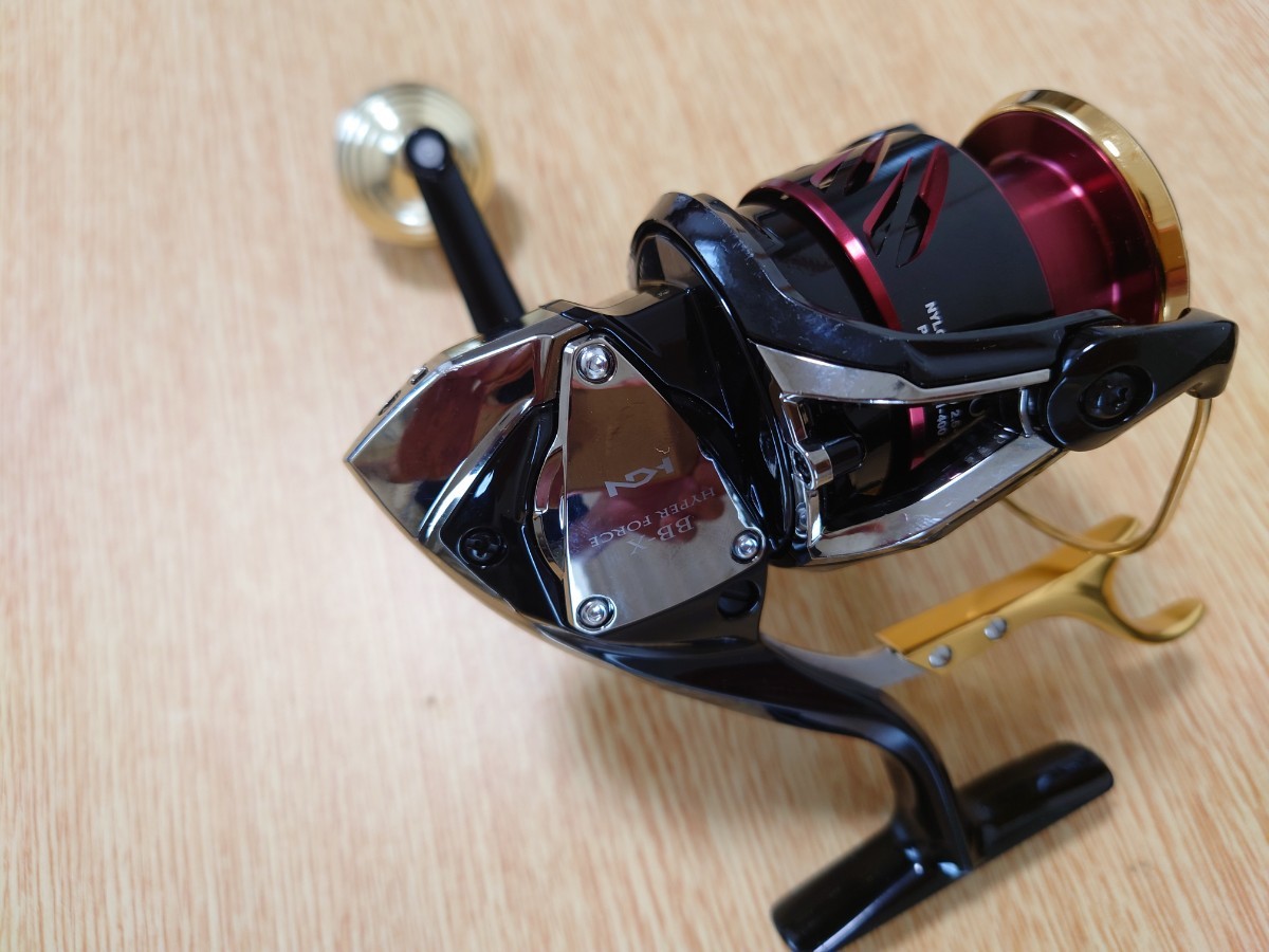 美品 シマノ SHIMANO 17 BB-X HYPER FORCE C3000DXG S 右 美品 シマノ SHIMANO 17 BB-X HYPER FORCE C3000DXG S 右