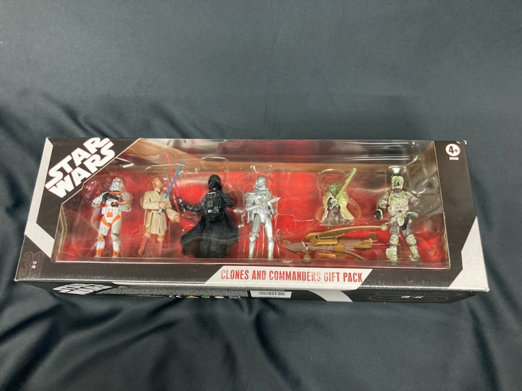 STARWARS スターウォーズ フィギュア CLONES AND COMMANDERS GIFT PACK 30 ヨーダ オビワン クローントルーパー ダース・ベイダーの画像1