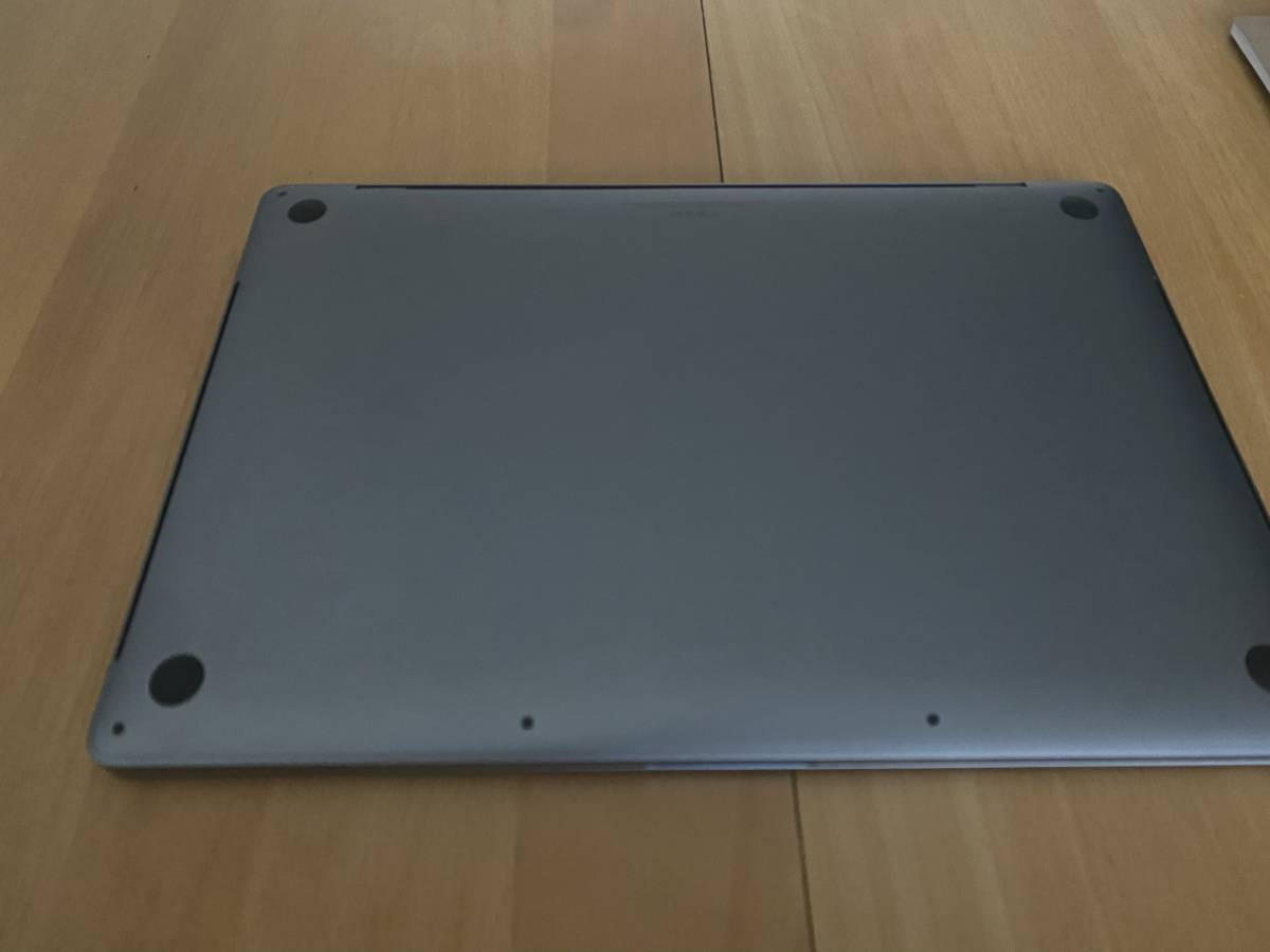 美品　使用時間少　macbook pro 2019 8コア 64gb 1TBSSD corei9 スペースグレー　元箱付属品完備　touch bar _画像2