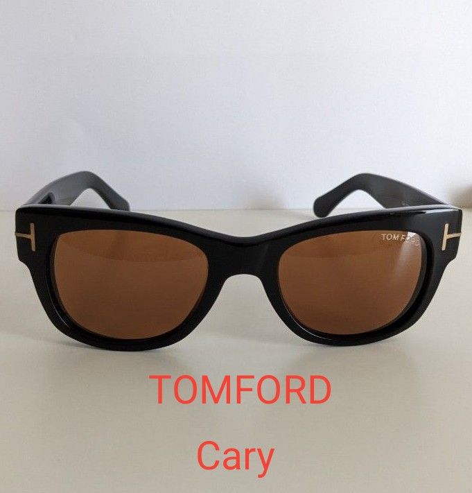 TOM FORD　Cary