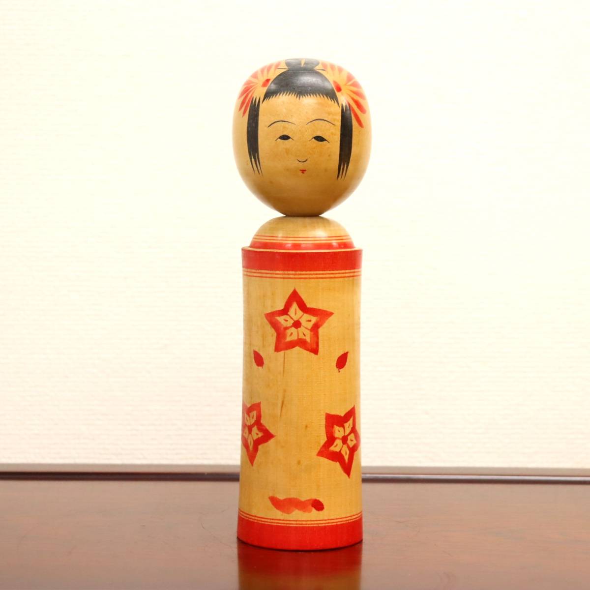 本間留三郎 作 こけし 温海 高さ約24㎝ 在銘/銘有 木製 工芸品/民芸品/木工芸 和物/和風/日本人形 インテリア/置物 U511-263_画像1