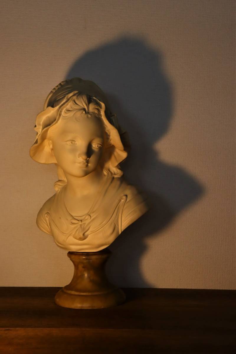 Grinam Niam/グリナム・ニアムボンネットの少女胸像高さ約45㎝ 彫刻