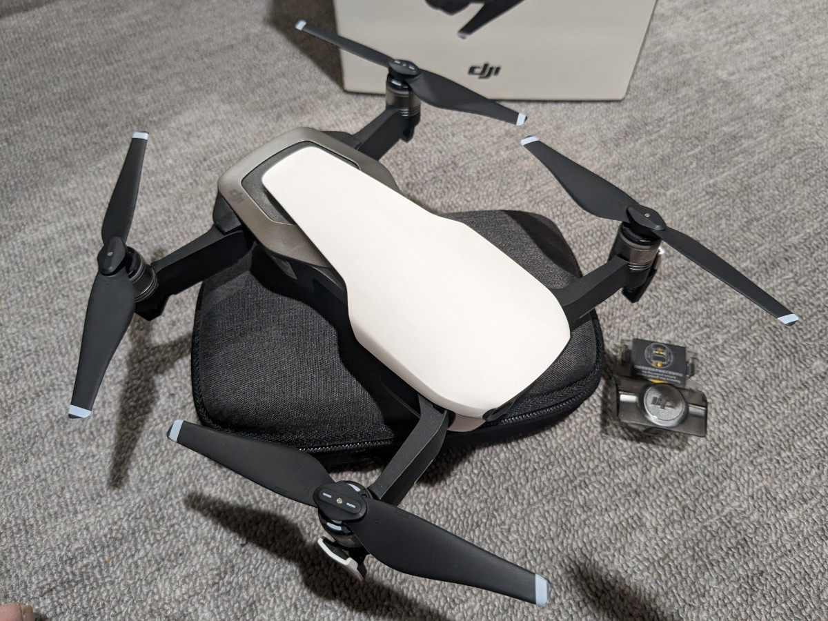 正常作動品 DJI MAVIC AIR マビックエアー ※傷あり要確認！ 機体のみ