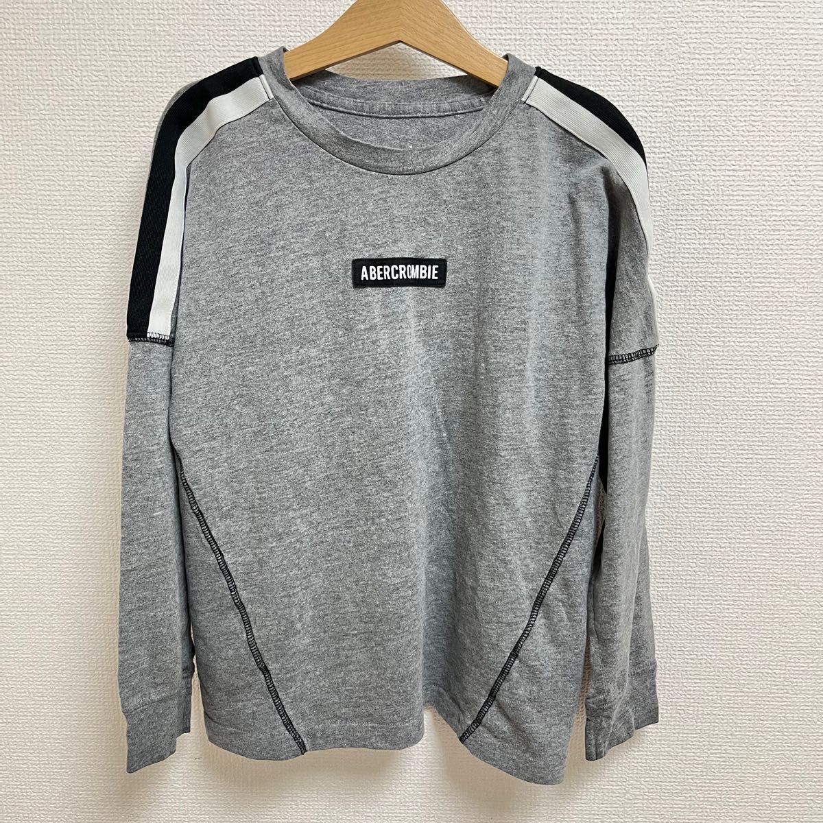 【中古】 Abecrombie kids アバクロ キッズ 7/8 130  長袖Tシャツ ロングTシャツ 長袖