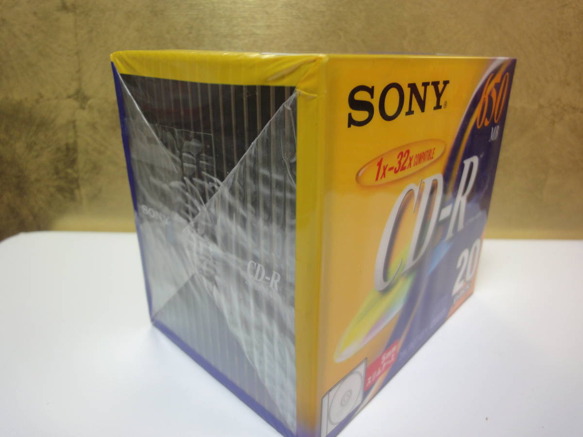 ソニー SONY 【20枚パック】20CDQ74DN データ用CD-R 650MB 32倍速 日本製＋マクセル CD-RW _斜めから写した写真、