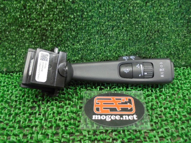 7EV3140 LA5)) ボルボ V40 DBA-MB4164T 2014年 T4SE右ハンドル 純正 ワイパースイッチレバー　31394008_画像1