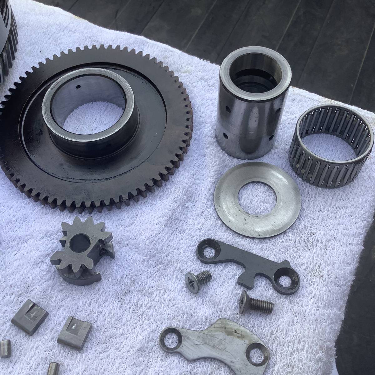 GT550クラッチハウジング Yahoo!オークション - SUZUKI GT550 純正 クラッチハウジング (S