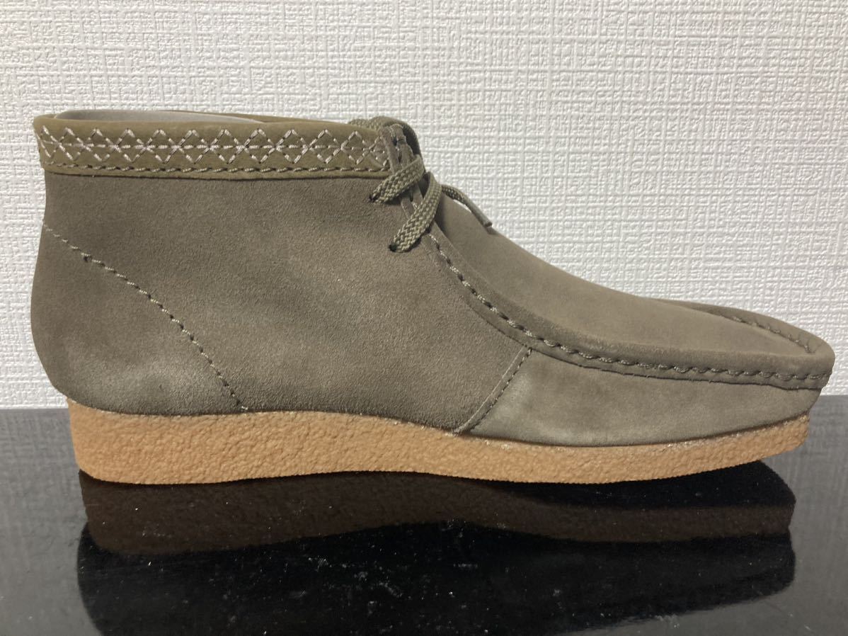 新品未使用Clarks(クラークス) ワラビーモカシン カジュアルシューズダークグリーン26cm UK8ビジネスカジュアルビジカジ本革本皮オリーブ_画像7