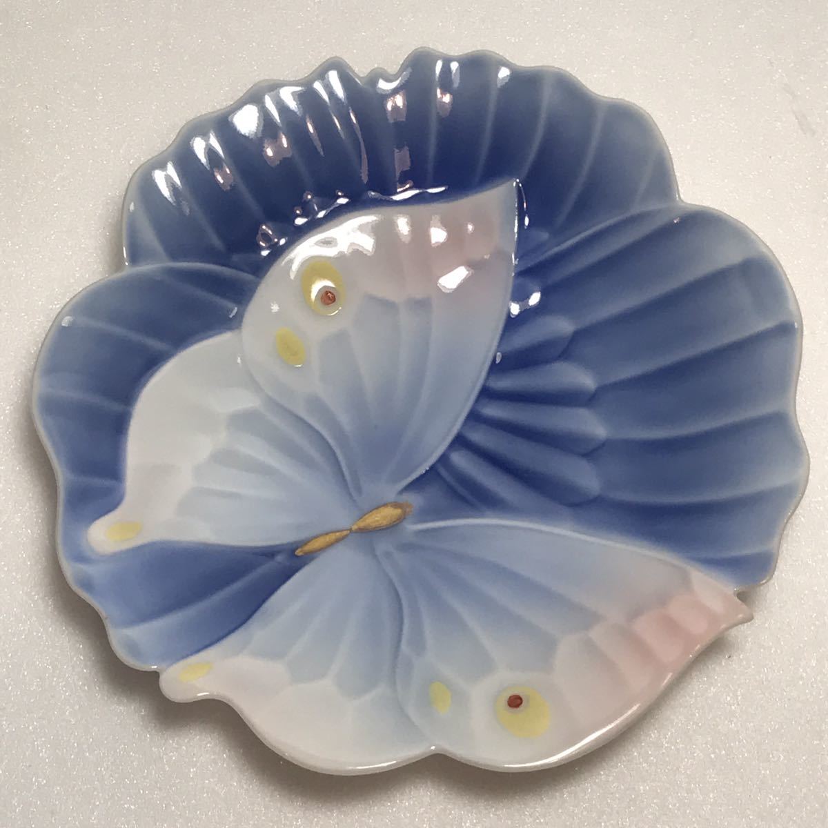 オールド香蘭社 繊細で美しい 蝶々 絵皿 その1 飾皿