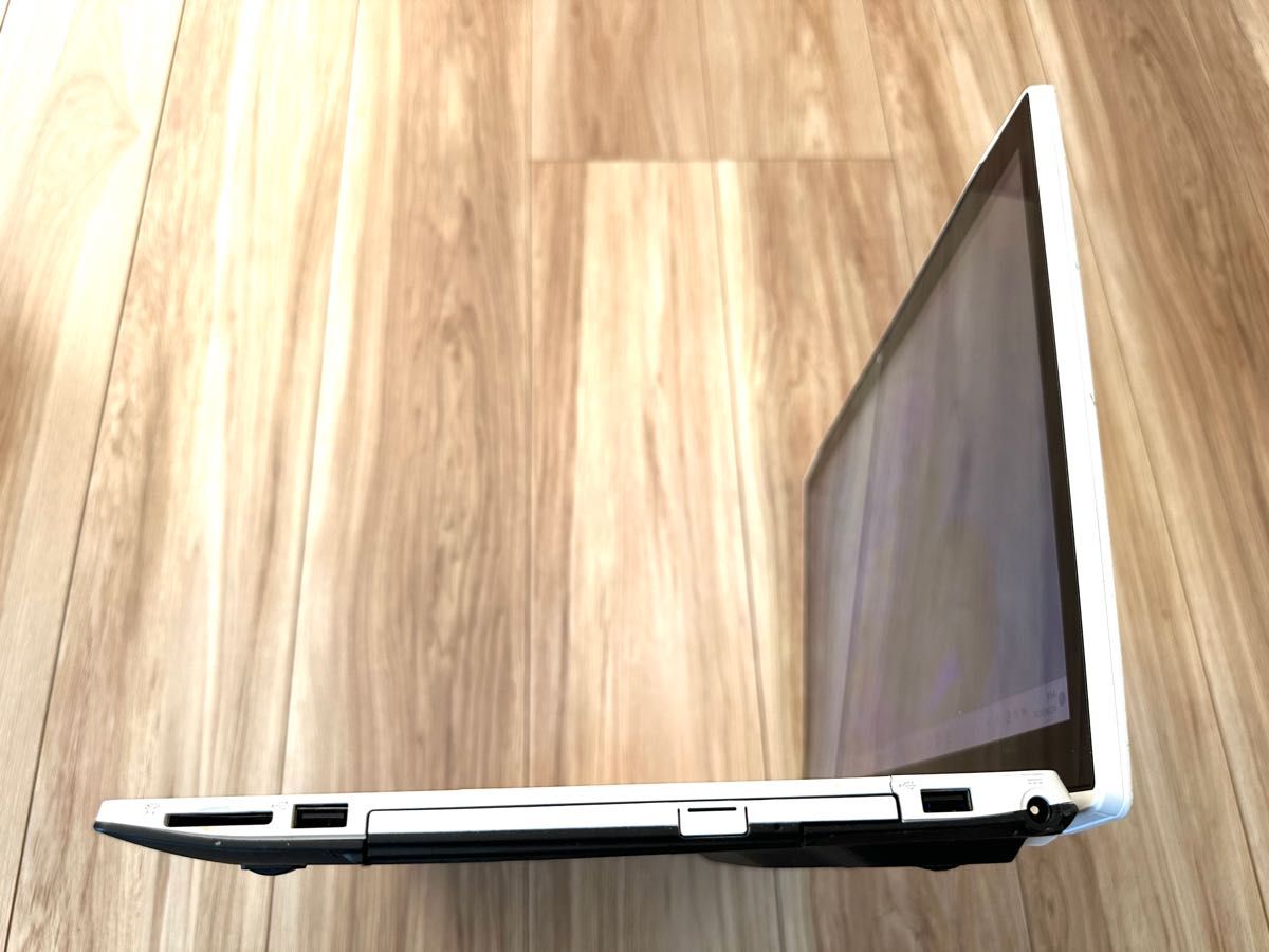 新品SSD240GB Blu-ray搭載メモリ8GB Core i7 LIFEBOOK AH77/K 新品SSD240GB Blu-ray搭載メモリ8GB Core i7 LIFEBOOK AH77/K