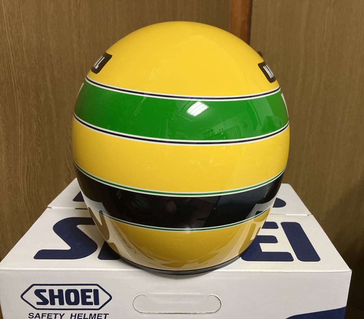 ブランド一覧 | ワールド オンラインストア 希少SHOEI X-FOUR・アイルトン・セナ'92日本GP仕様/ Marlboro F1