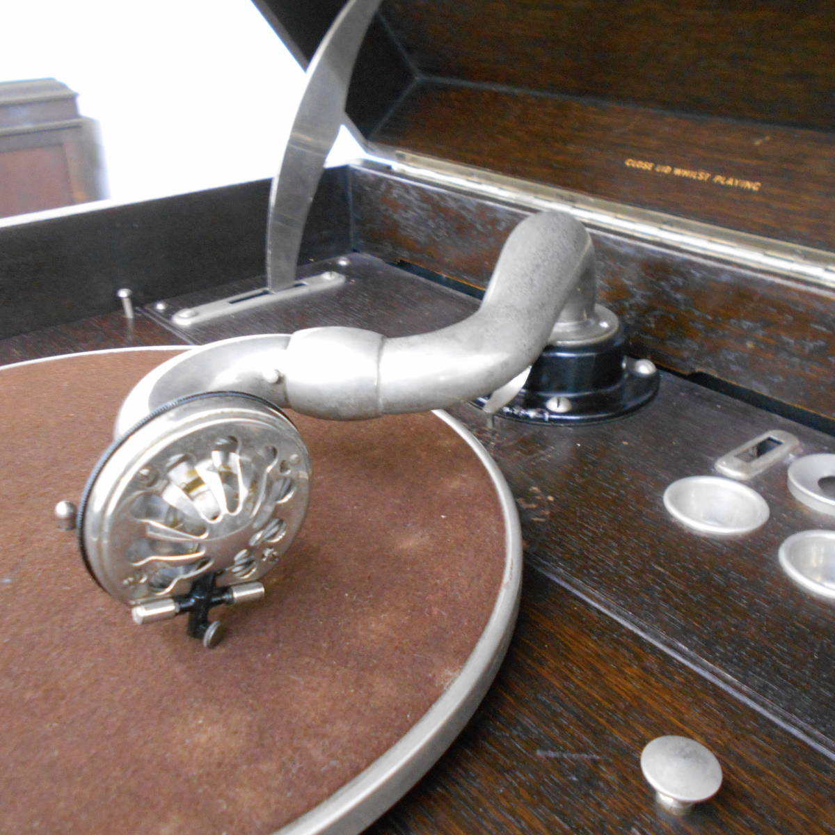  Britain HMV163( oak ) floor type gramophone service being completed working properly goods 