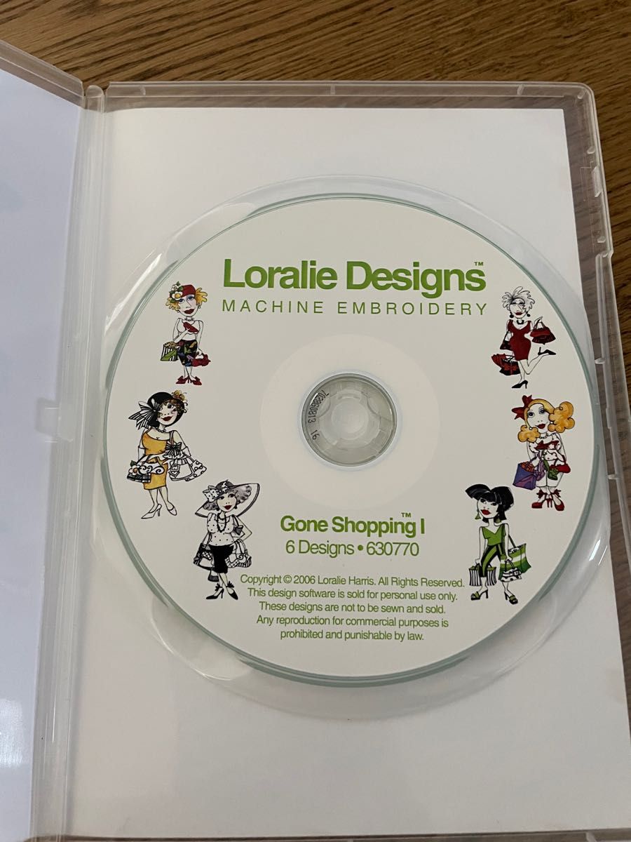 【稀少品・ハードケース】Loralie Designs 刺繍 CD   ③