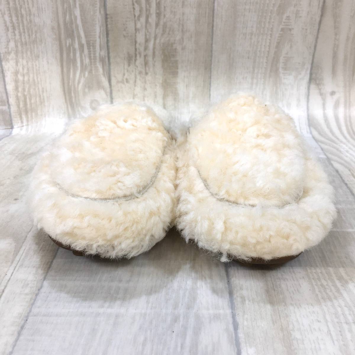 NZ2249●UGG : 18AW W LANE FLUFF LOAFER 1095109W/NAT 箱付●5●ホワイト レーンフラッフローファー 定価1.3万_画像2