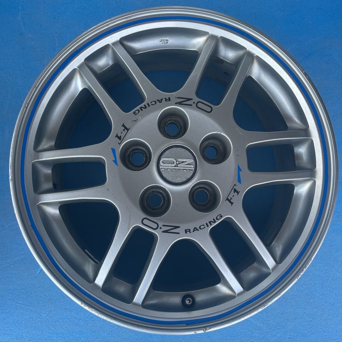 ENKEI製 OZ Racing F-1 三菱 純正OP 16×6.5JJ+46 PCD114.3-5穴 ハブ径約67mm アルミホイール4本セットの画像5