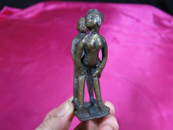 古銅インド後ろ向きの女神像　 金工　彫刻　神像　インド_画像3