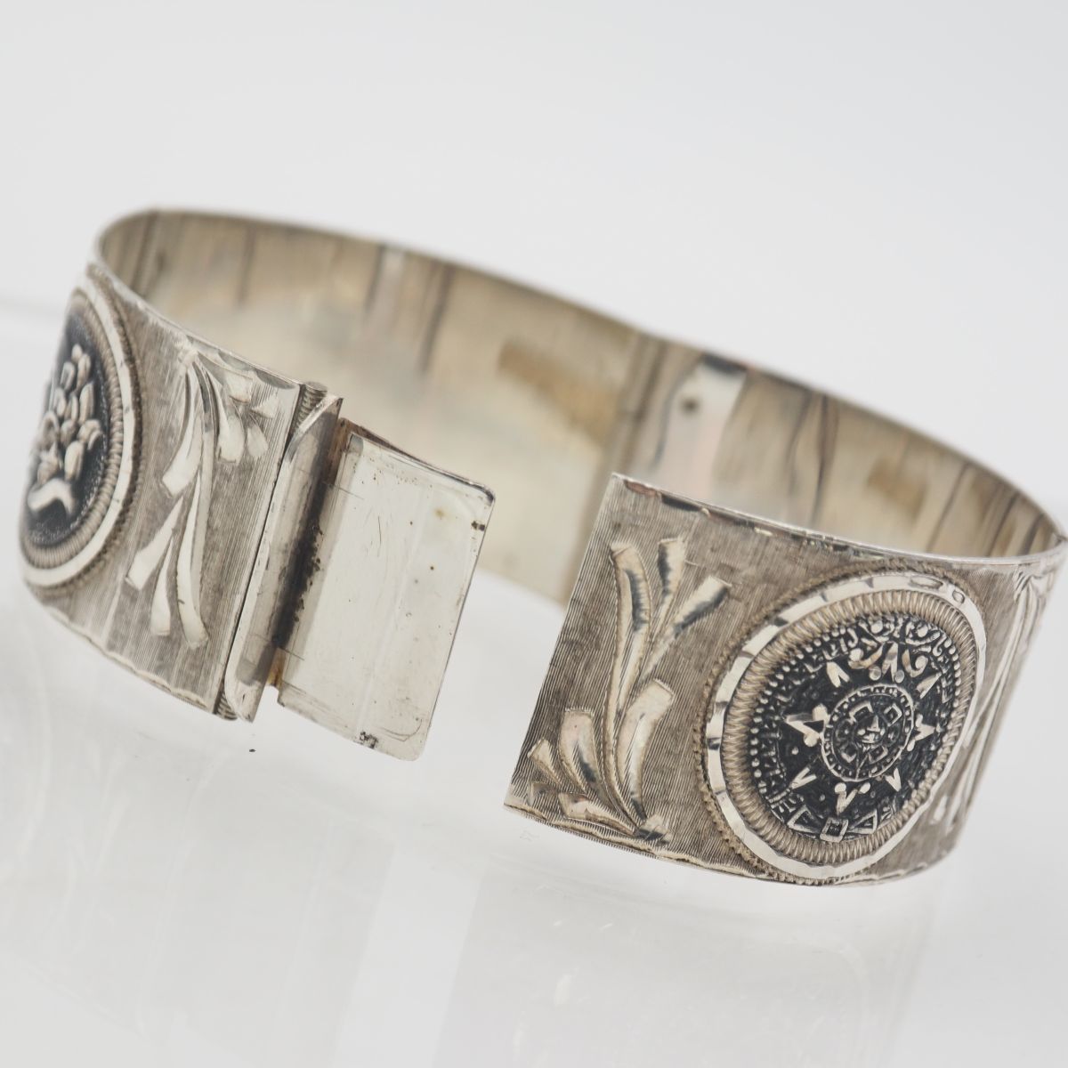 H211 ヴィンテージ STERLING MEXICO 0925刻印 バングル 彫刻 H211 ヴィンテージ STERLING MEXICO 0925刻印 バングル 彫刻